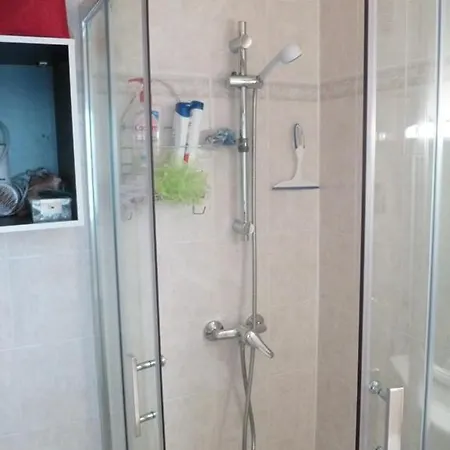 Apartmán 4 Personnes, 1 Chambre, Terrasse + Parking - Ref- Ag 101 *